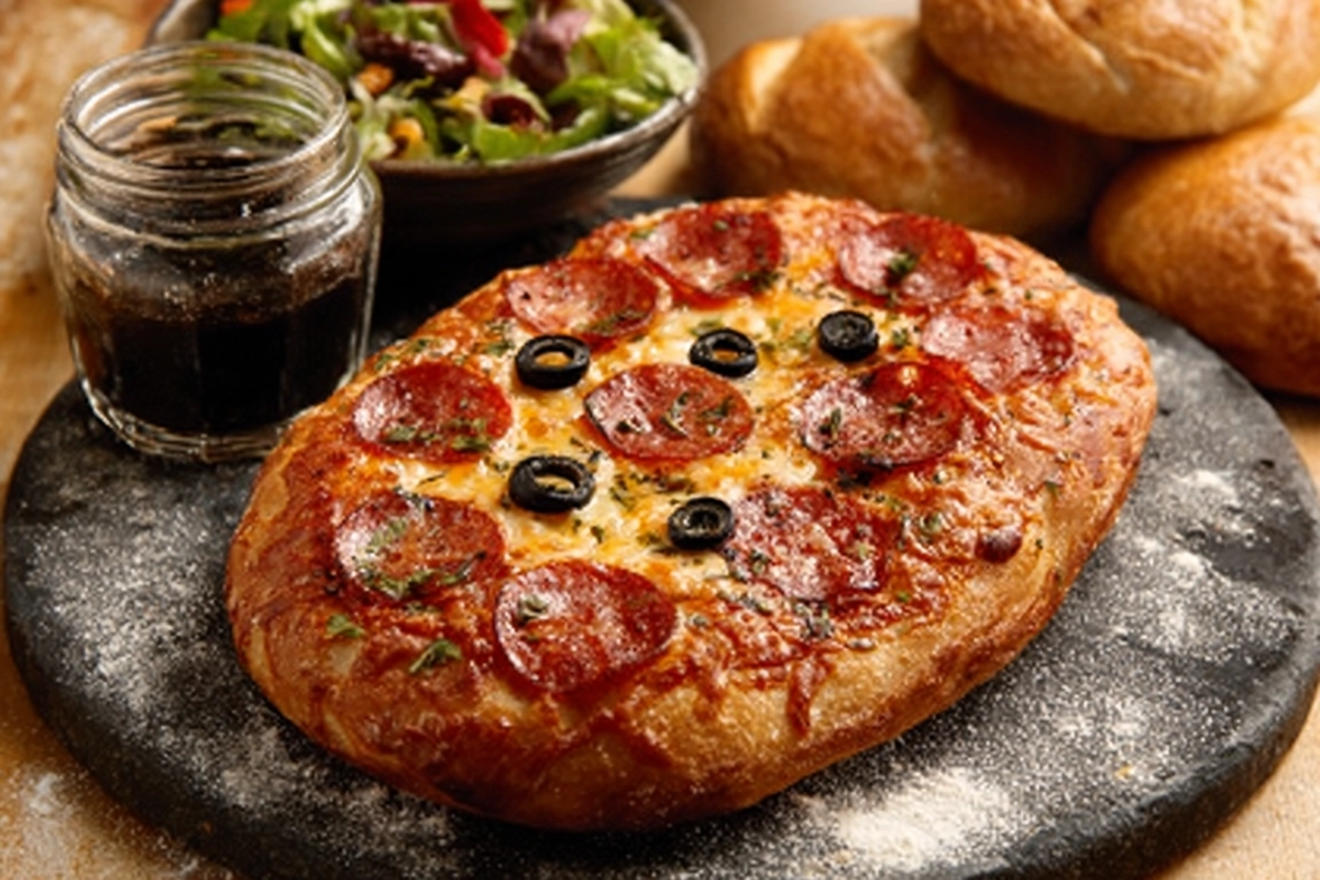 Hot Honey Garlic Flatbread Pizzas: A Spicy-Sweet Flatbread Dinner You'll Crave Weekly 4 Hot Honey Garlic Flatbread Pizzas