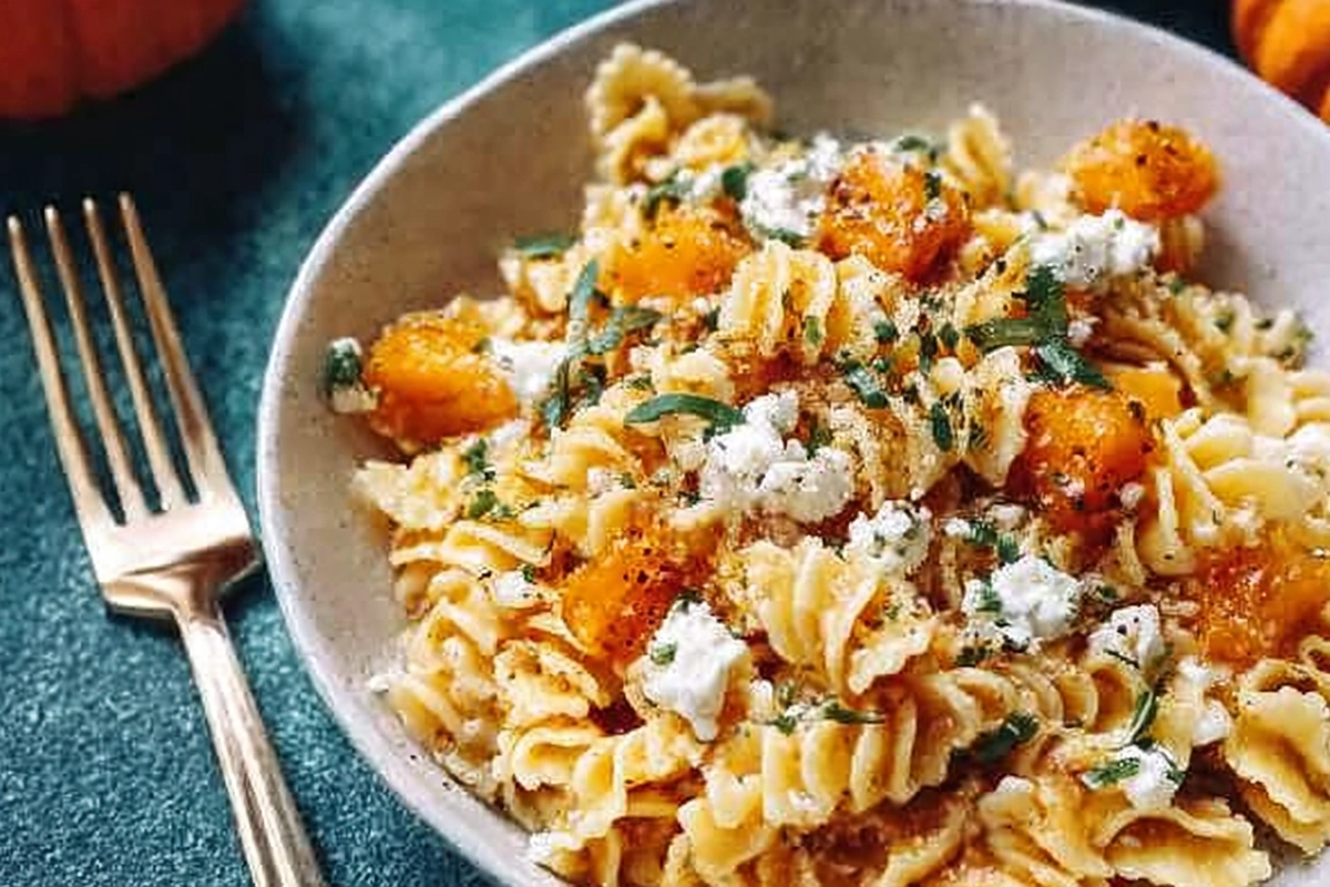 Baked Feta Pasta with Butternut Squash – Your Cozy Fall Dinner Solution 4 Baked Feta and Butternut Squash Pasta with Sage and Garli