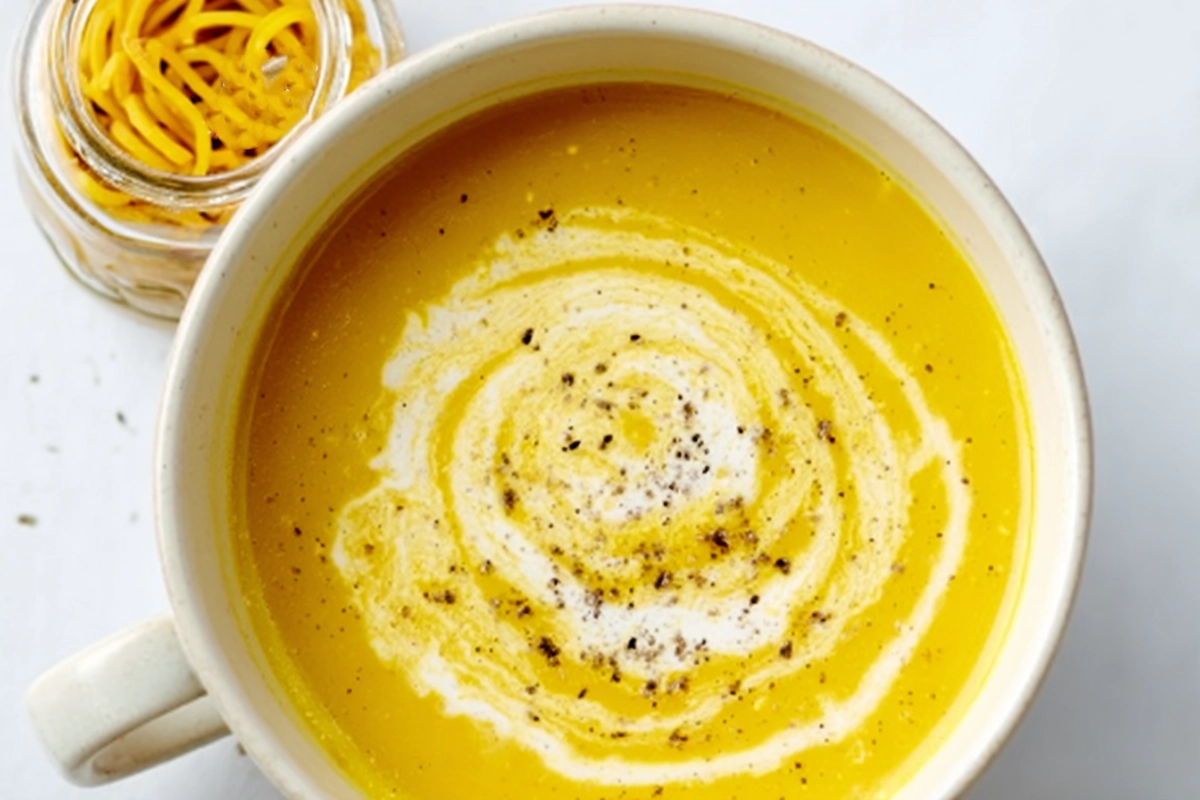 Easy Pumpkin Soup Recipe – Creamy Comfort in Every Spoonful 4 easy pumpkin sou