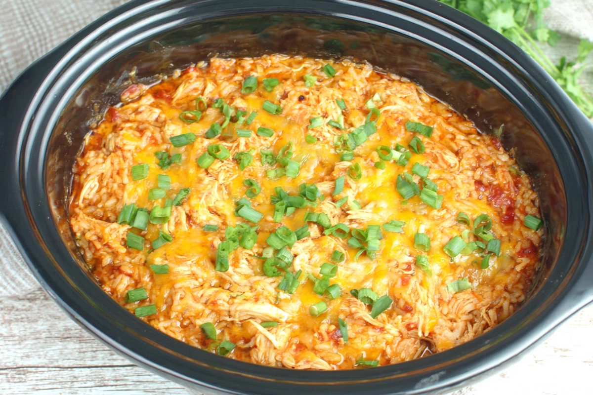 slow cooker chicken enchilada casserole