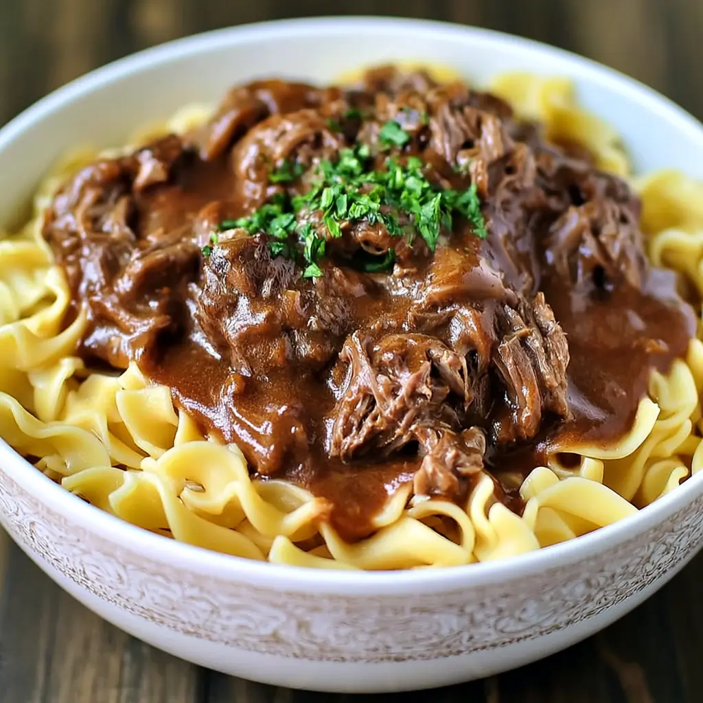 Slow Cooker Beef & Noodles: Easy Comfort Food Dinner 4 Slow Cooker Beef & Noodles